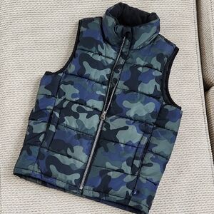 GAP Blue and Green Camouflage Puffer Vest, Kids Small